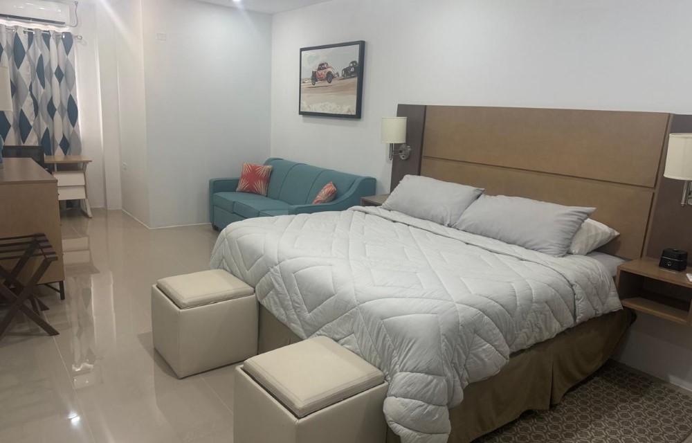 Luxeley Hotel