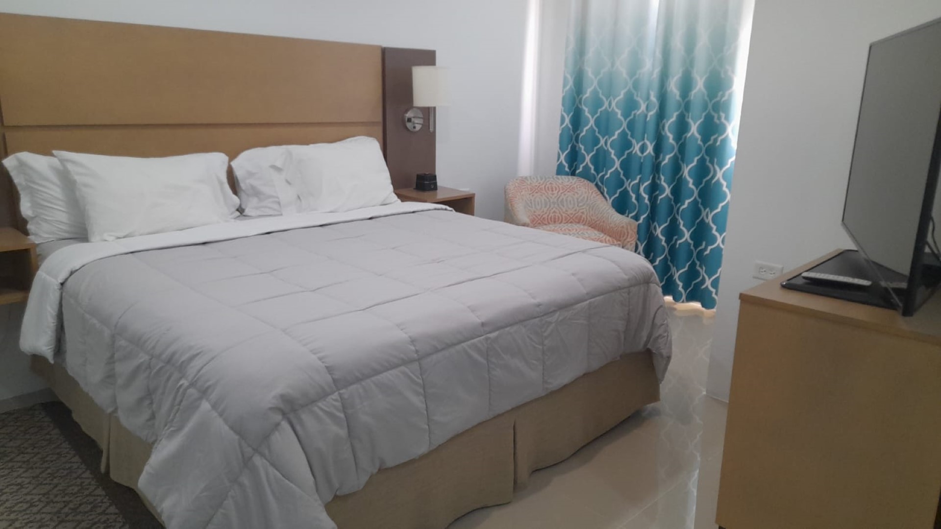 Luxeley Hotel