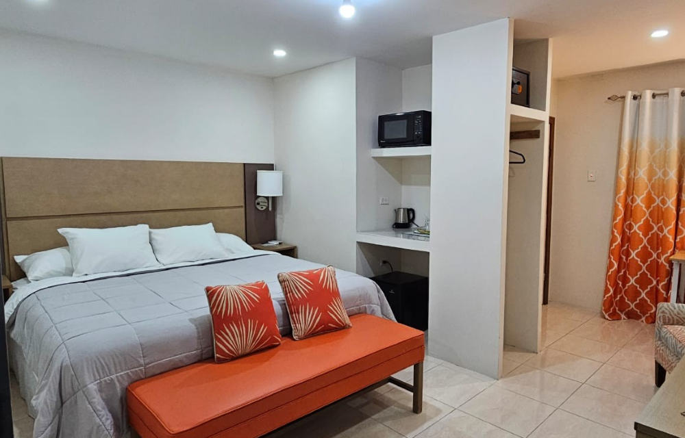 Luxeley Hotel